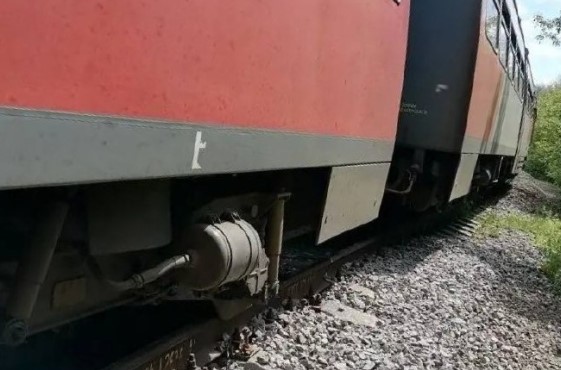 Російська авіабомба впала на колію в Білгородській області: зійшов пасажирський поїзд